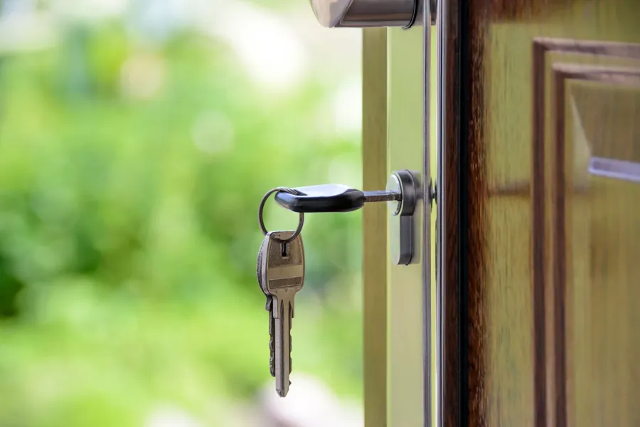 Detalle de una cerradura de vivienda